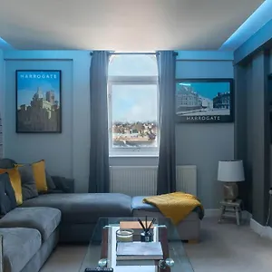  Apartment Montpellier Apartment: Quiet With King Bed United Kingdom