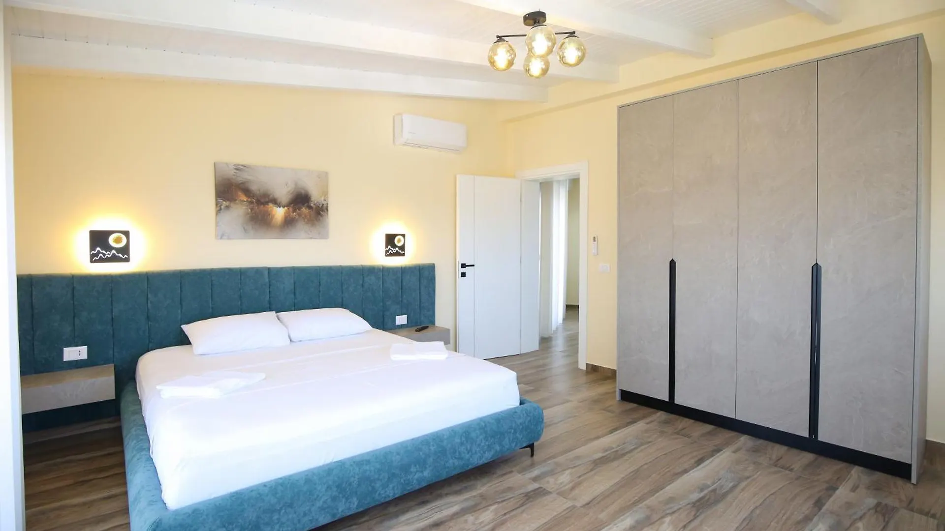 Queen Apartmets Vlorë 0*,