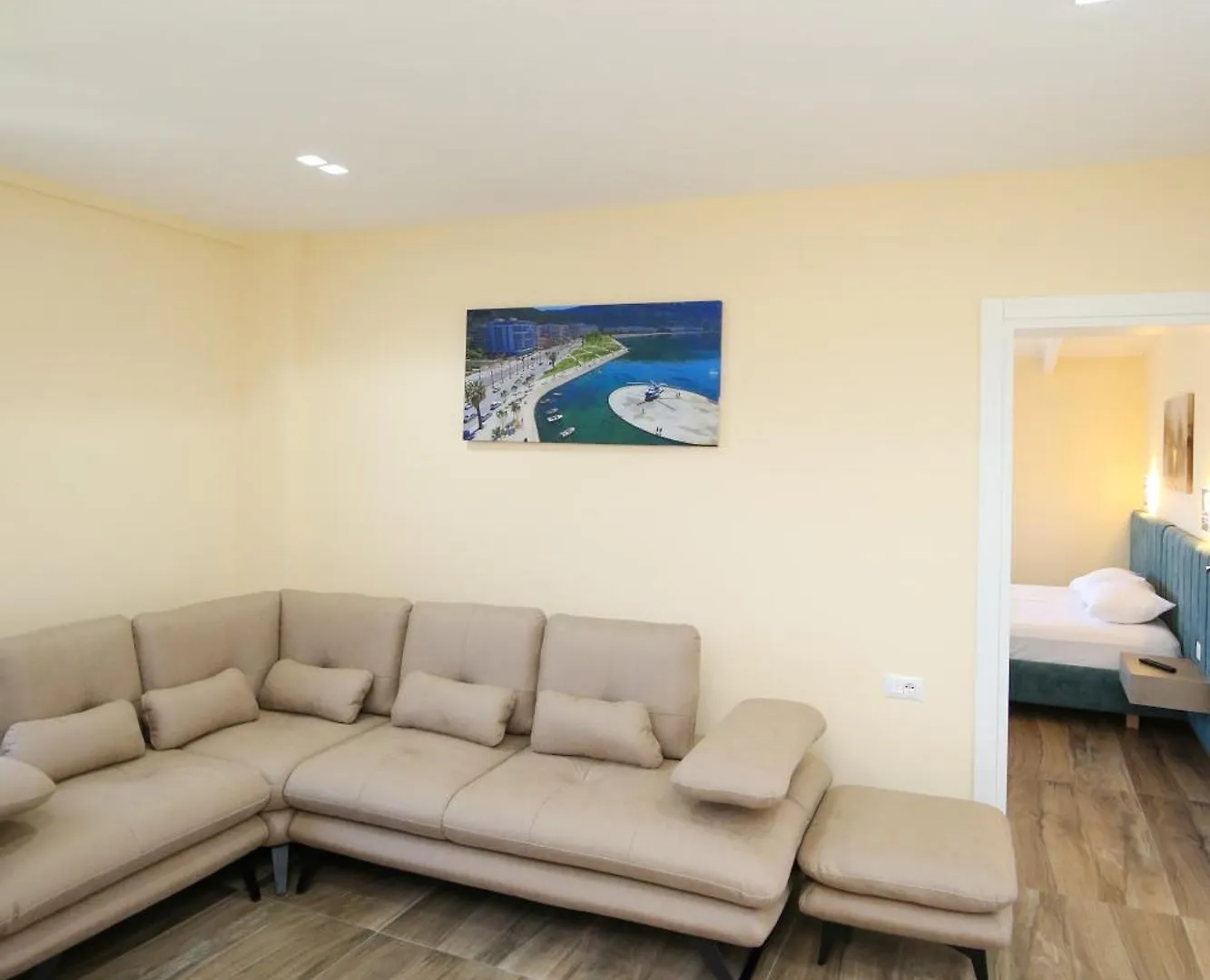 Queen Apartmets Vlorë 0*,  Albânia