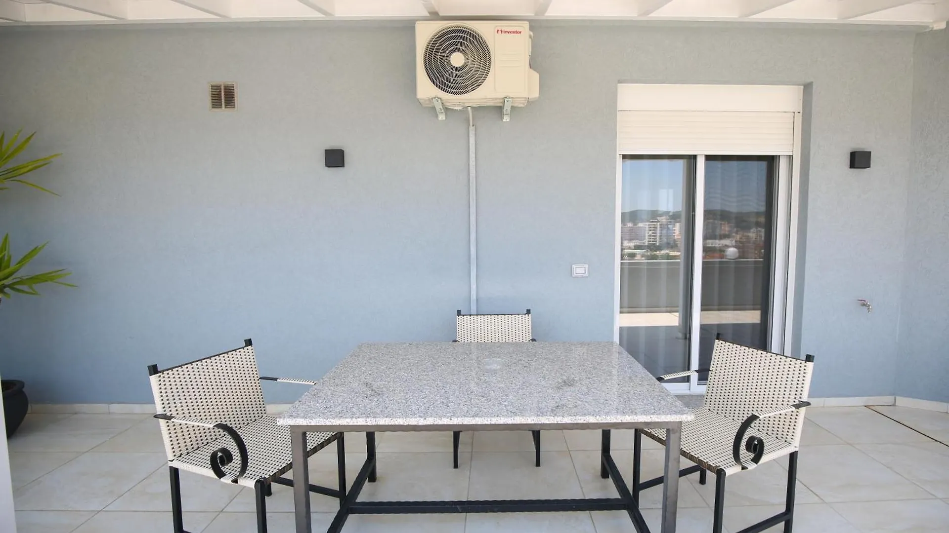 Queen Apartmets Vlorë 0*,  Albânia